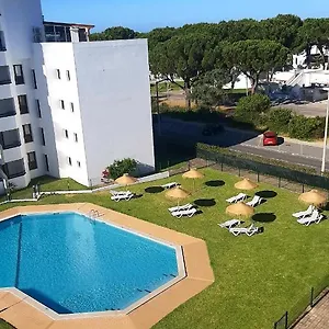 tenis-golfmar-apartment-with-pool-view-409a.hotelaalgarve.com/